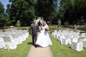 Svatba v růžové zahradě