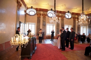 Svatební obřad v mramorovém sále