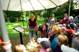 Vzdělávací program pro školy a školky 