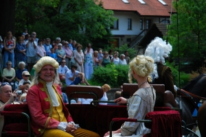 PERNŠTEJNOVÉ V POTŠTEJNĚ - zámecké slavnosti 2012