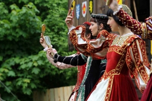 PERNŠTEJNOVÉ V POTŠTEJNĚ - zámecké slavnosti 2012