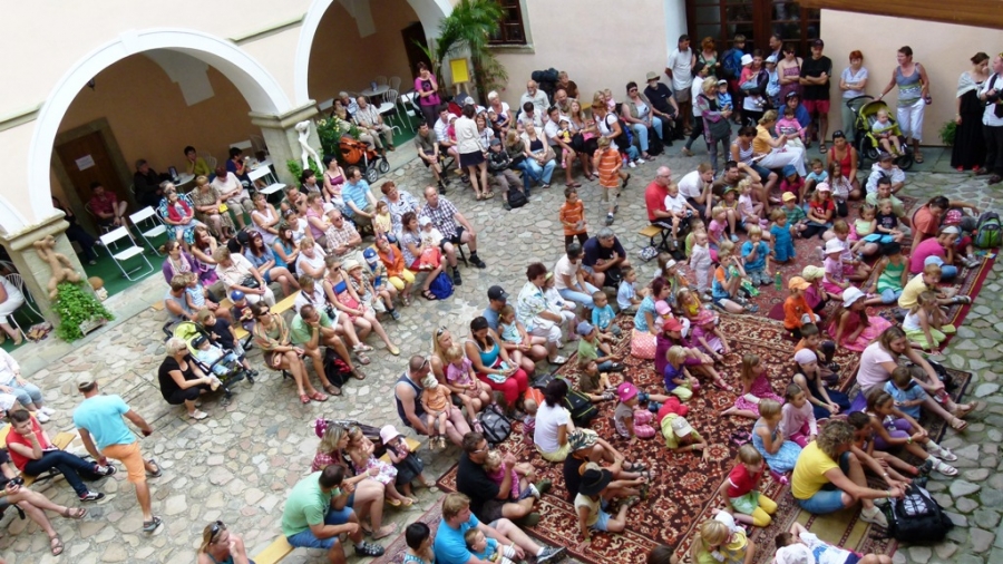 Loutkový festival Matěje Kopeckého (10:00)